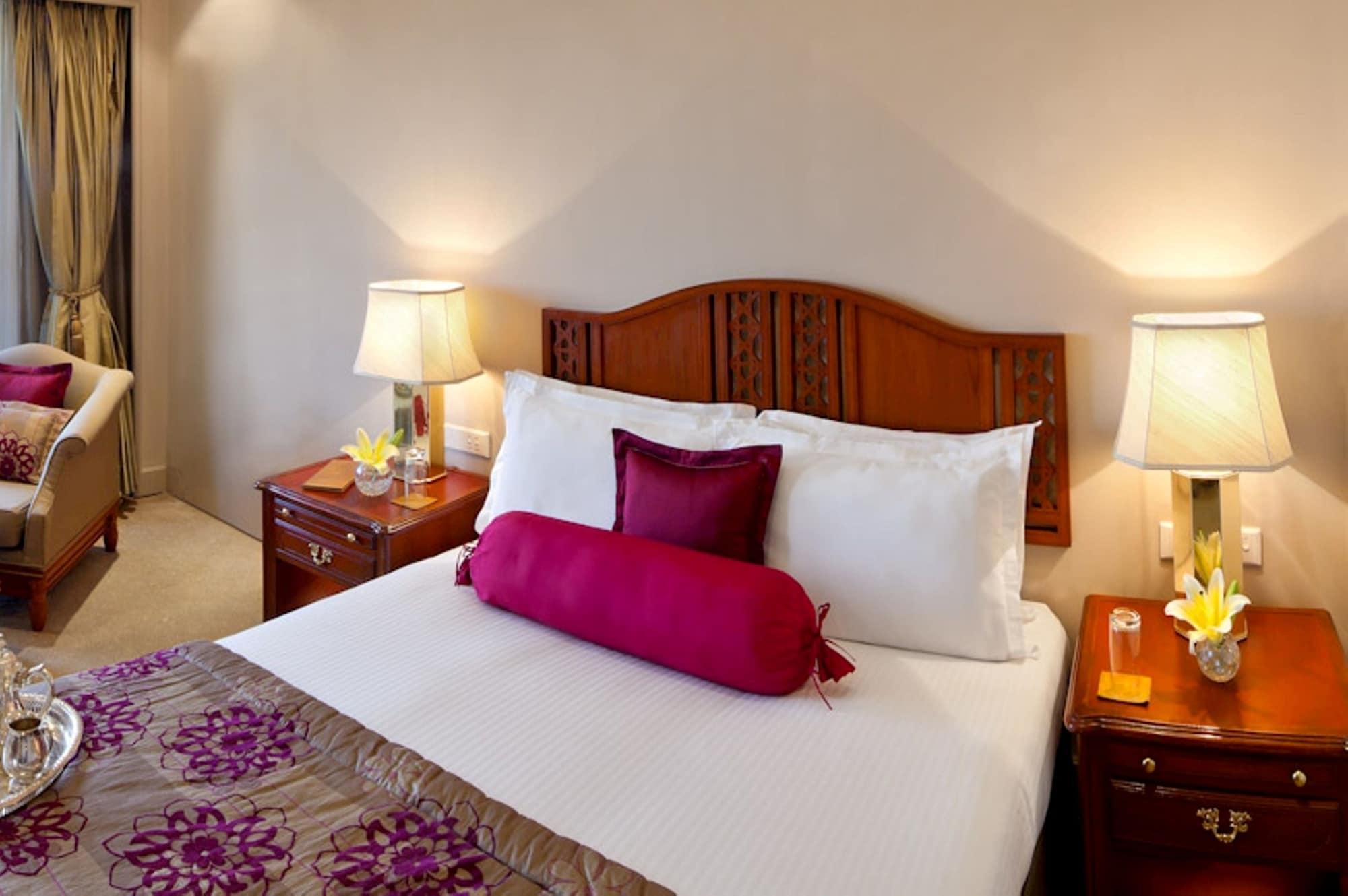 The Taj Mahal Tower, Mumbai Ξενοδοχείο Εξωτερικό φωτογραφία A bedroom at the hotel