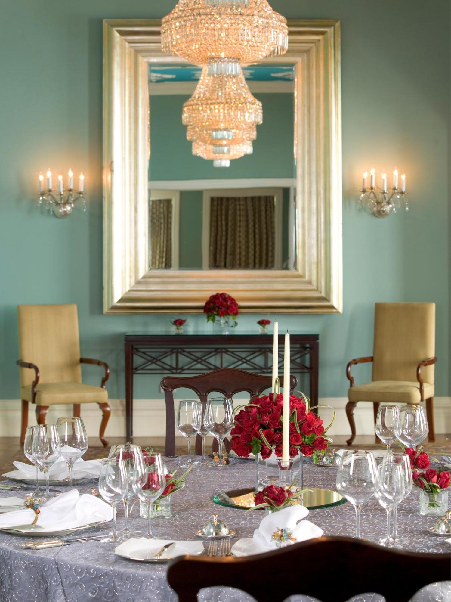 The Taj Mahal Tower, Mumbai Ξενοδοχείο Εξωτερικό φωτογραφία A mirror in a dining room