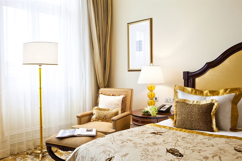 The Taj Mahal Tower, Mumbai Ξενοδοχείο Εξωτερικό φωτογραφία A bedroom at the Imperial Hotel