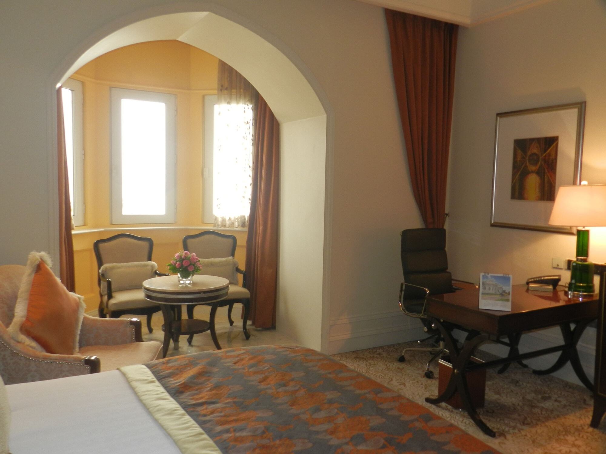 The Taj Mahal Tower, Mumbai Ξενοδοχείο Εξωτερικό φωτογραφία A room at the hotel