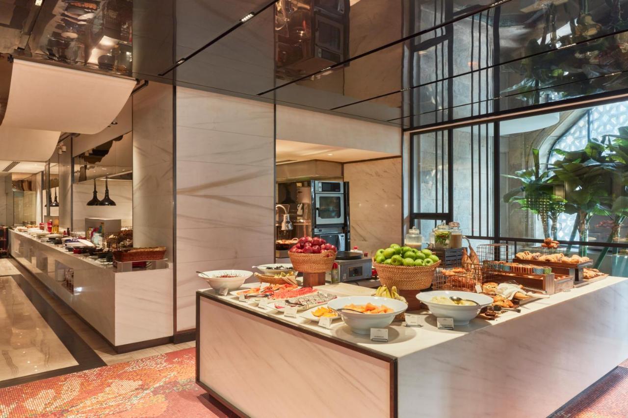 The Taj Mahal Tower, Mumbai Ξενοδοχείο Εξωτερικό φωτογραφία The buffet at the lobby